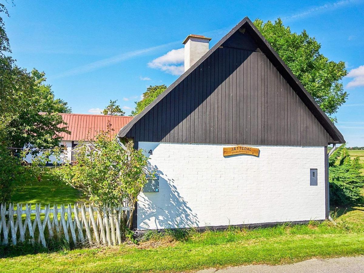5 Person Holiday Home In AÅkirkeby Exteriör bild